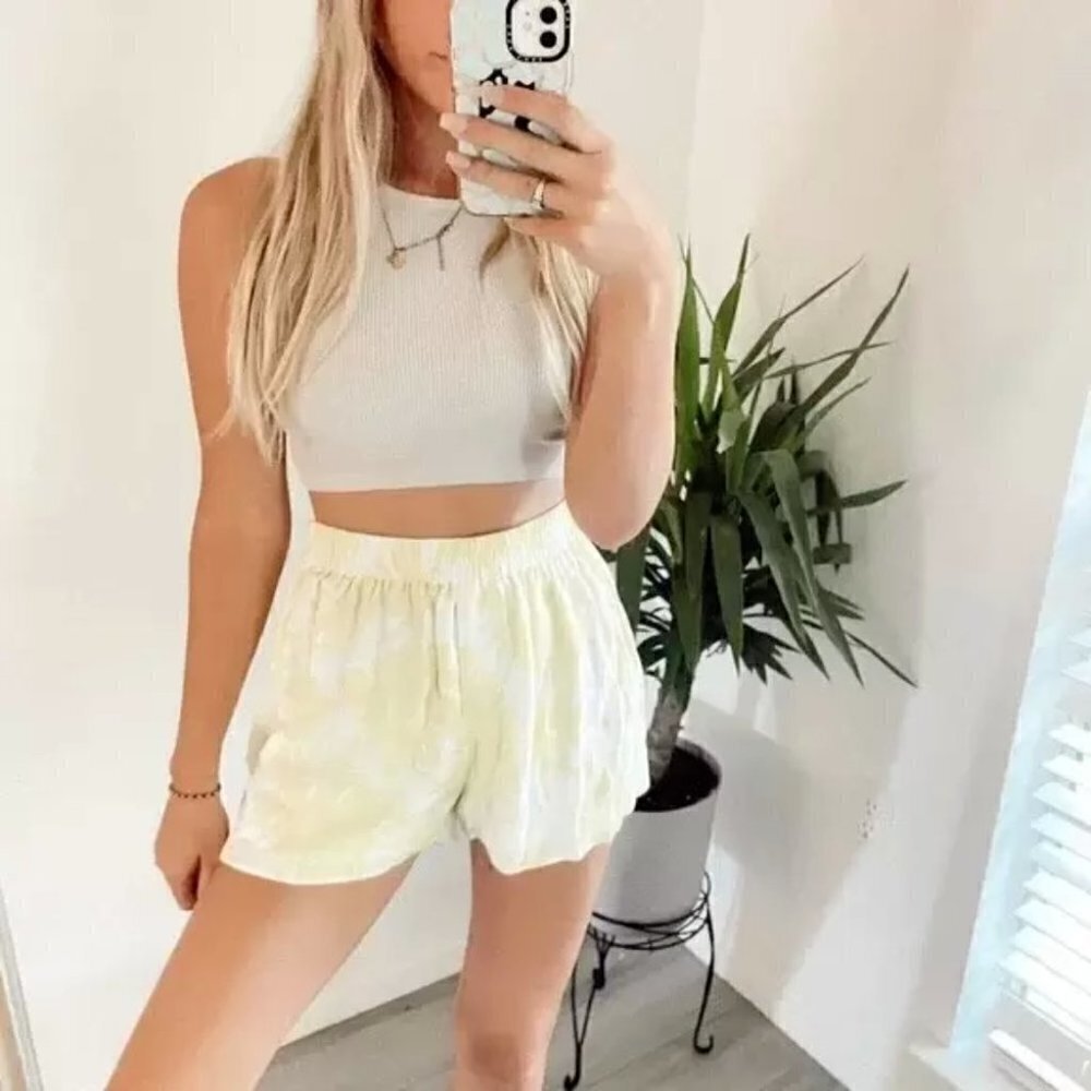Aritzia Wilfred Free Zola Short